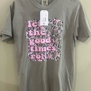 Comfort Colors women’s Gray T-Shirt with Pink Print